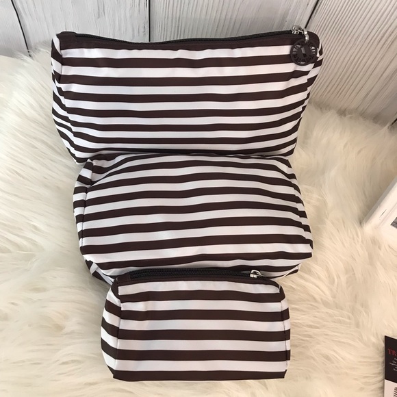 Henri Bendel Packable Travel Trio Set - Picture 4 of 4